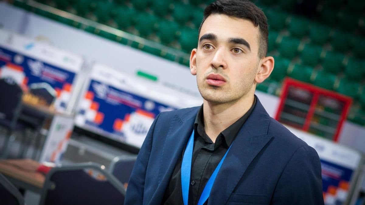 Армянский гроссмейстер Айк Мартиросян вышел в единоличные лидеры международного турнира 19th Agzamov Memorial, который проходит в Ташкенте